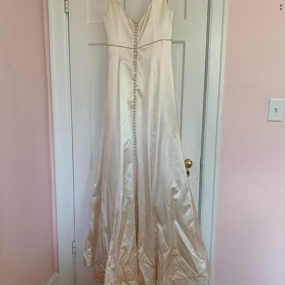 NWOT Jenny Lee wedding dress never worn - Picture 4 of 8